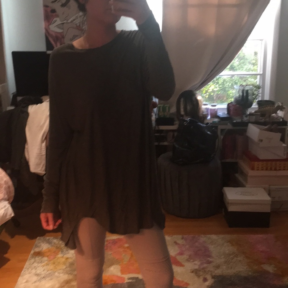 Grey Split Back T - image 2